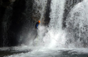 cascade rappel eau vive canyon 